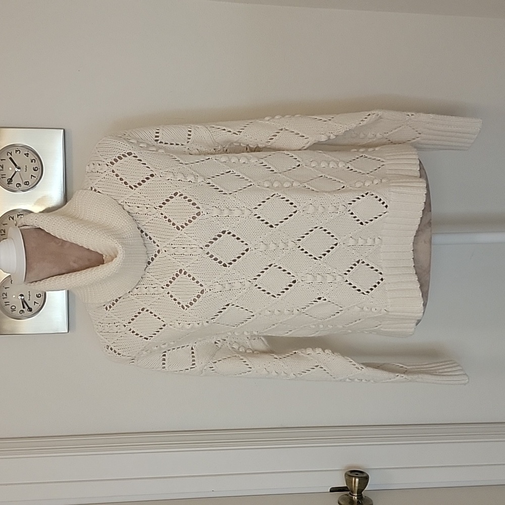 LOFT Cream Turtleneck Sweater, Size S. NWT.